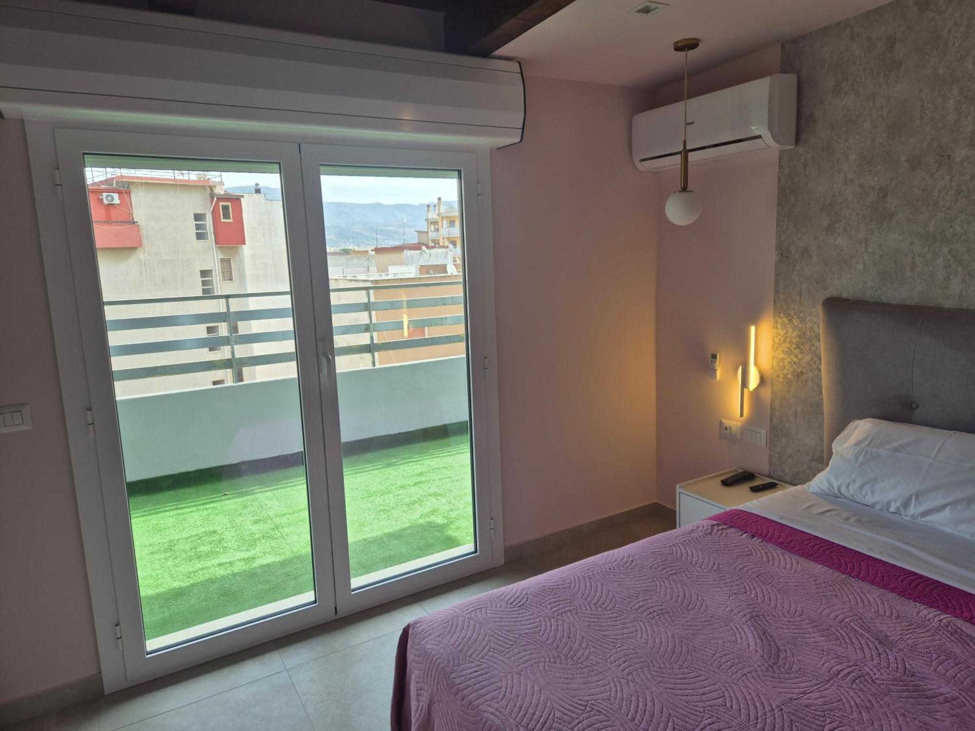 Attico Solaris Daire Reggio di Calabria Dış mekan fotoğraf